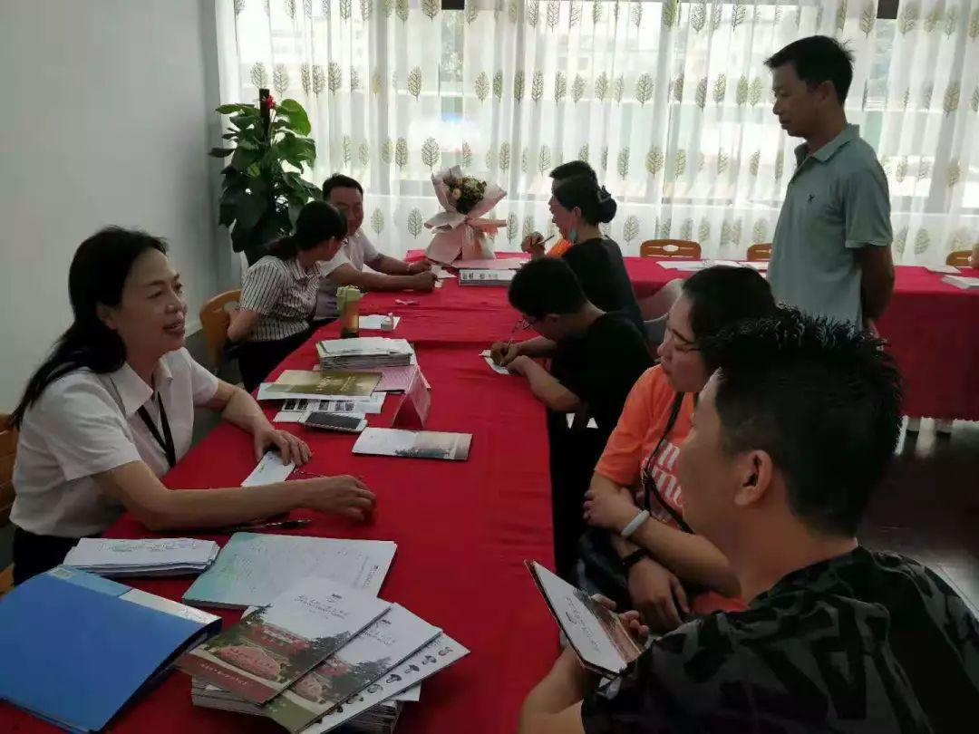 好父母+好老师!本周日,中招说明会,与您相约在风景如画的西斯达城市森林学校! 好父母+好老师!本周日,中招说明会,与您相约在风景如画的西斯达城市森林学校!