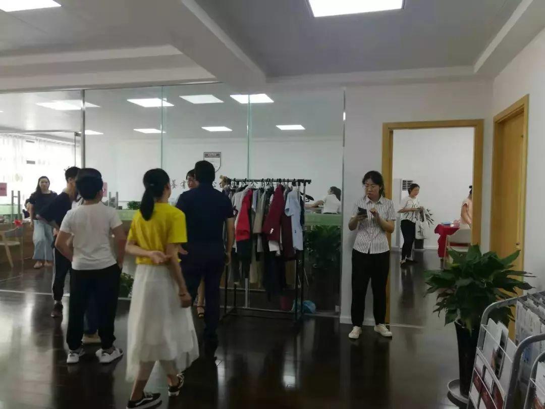 好父母+好老师!本周日,中招说明会,与您相约在风景如画的西斯达城市森林学校! 好父母+好老师!本周日,中招说明会,与您相约在风景如画的西斯达城市森林学校!