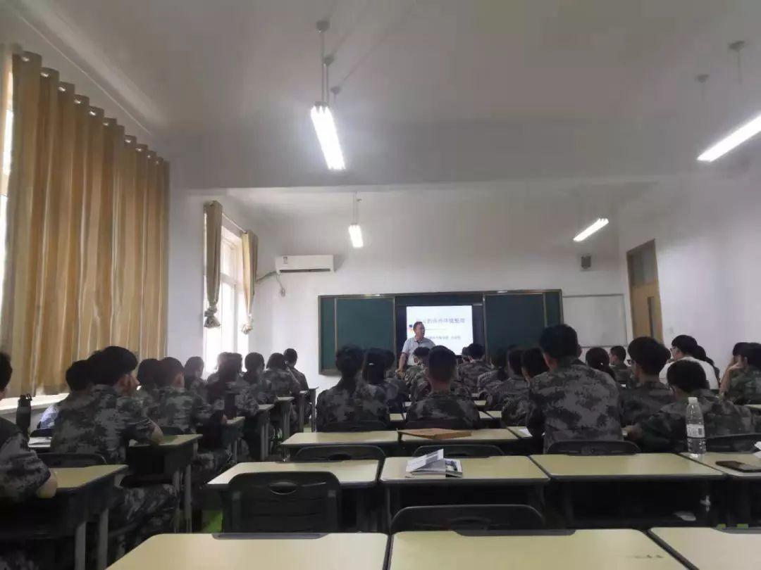 这所学校的军训不一样! 这所学校的军训不一样!