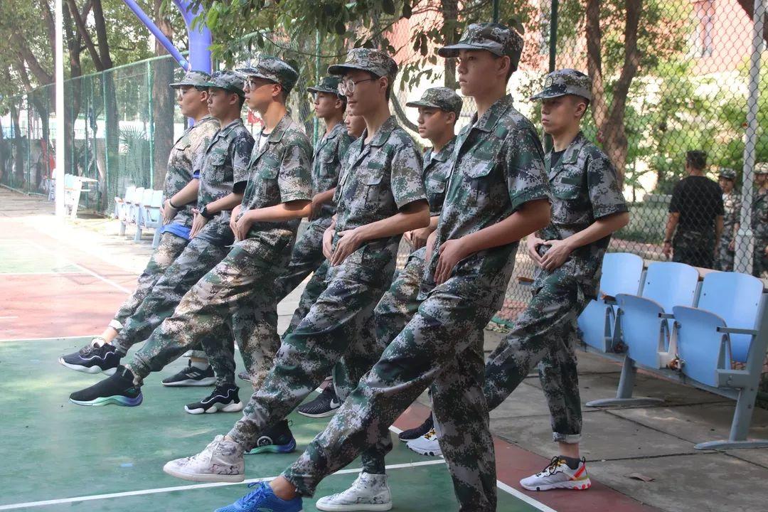 西斯达城市森林学校隆重举行2019级新生自觉学习及军事训练闭营仪式