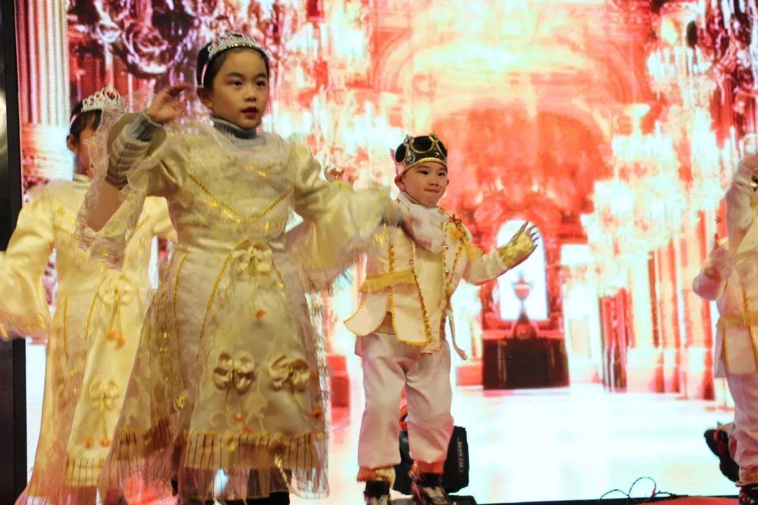 畅想中国梦 · 魅力西斯达——西斯达幼教事业部迎新汇演 畅想中国梦 · 魅力西斯达——西斯达幼教事业部迎新汇演