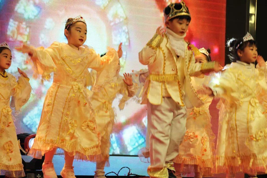 畅想中国梦 · 魅力西斯达——西斯达幼教事业部迎新汇演 畅想中国梦 · 魅力西斯达——西斯达幼教事业部迎新汇演