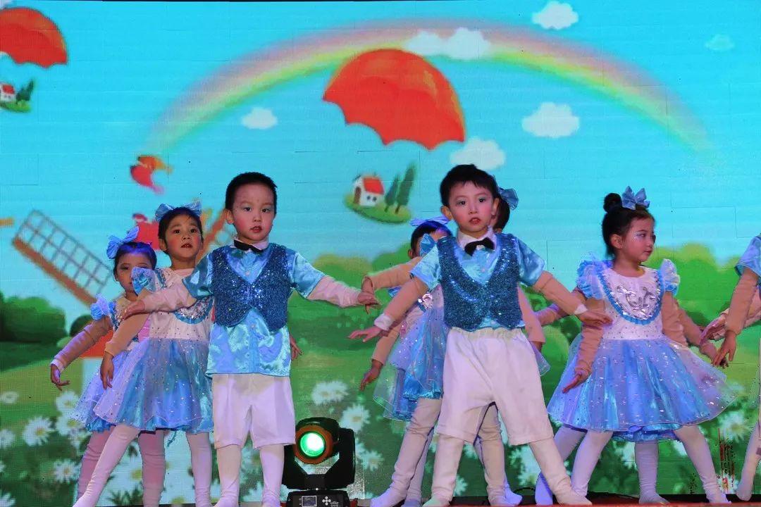 畅想中国梦 · 魅力西斯达——西斯达幼教事业部迎新汇演 畅想中国梦 · 魅力西斯达——西斯达幼教事业部迎新汇演